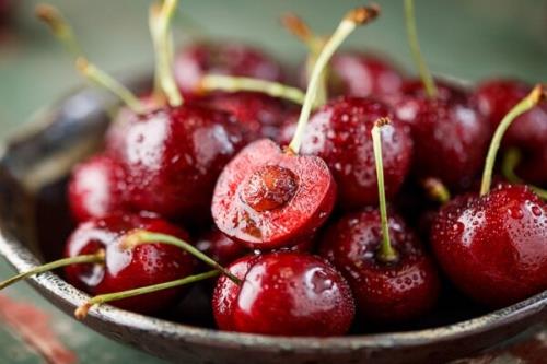 گیلاس آنتی اکسیدانی قوی در سبد میوه تابستانی